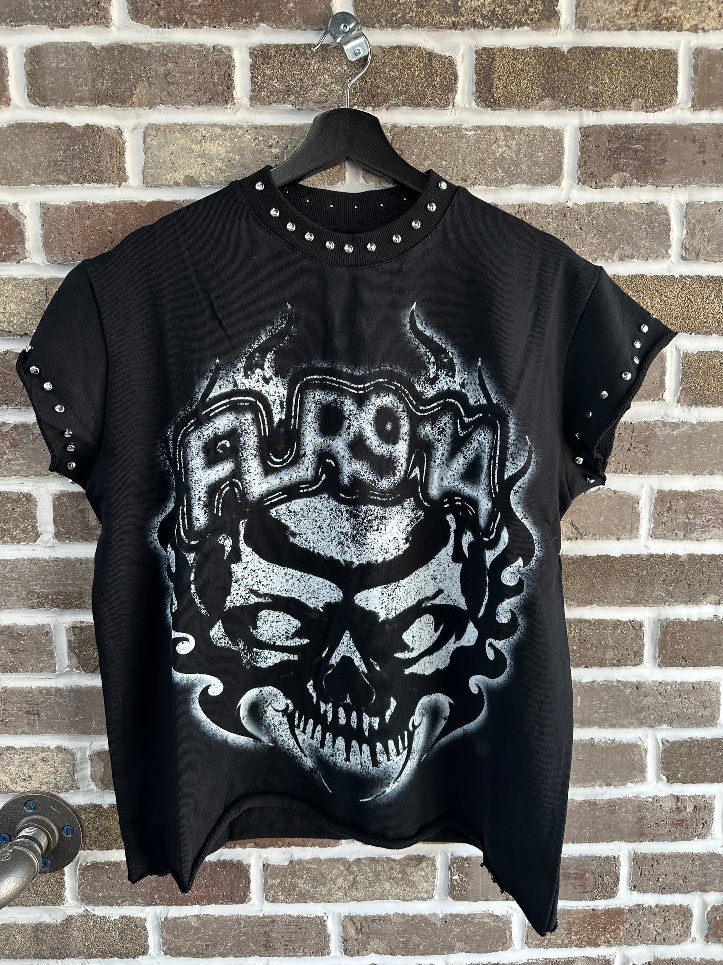 Floor914 Crimson Skull Cut Off Black