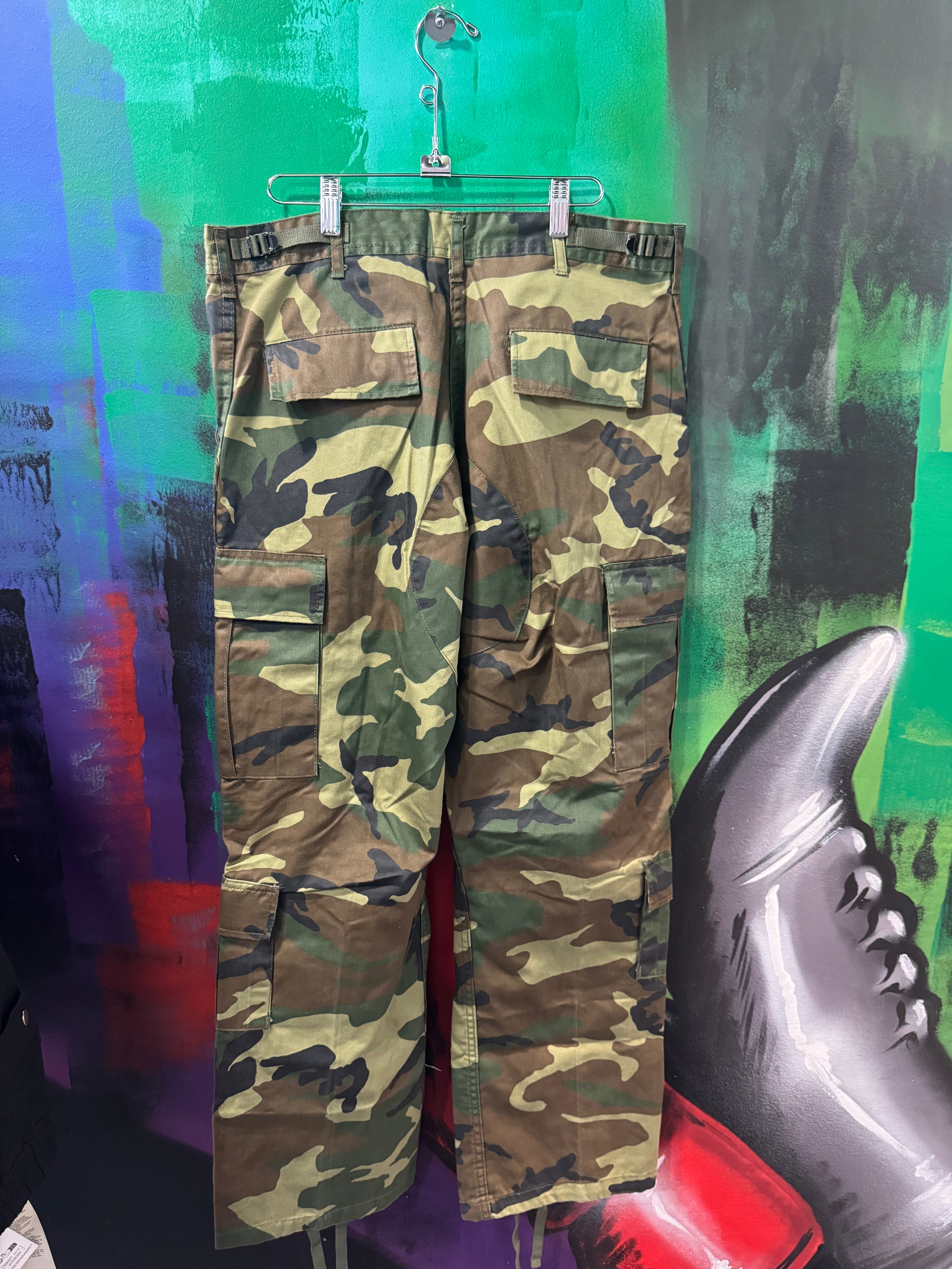 GV Gallery Army Cargo Camo Pants
