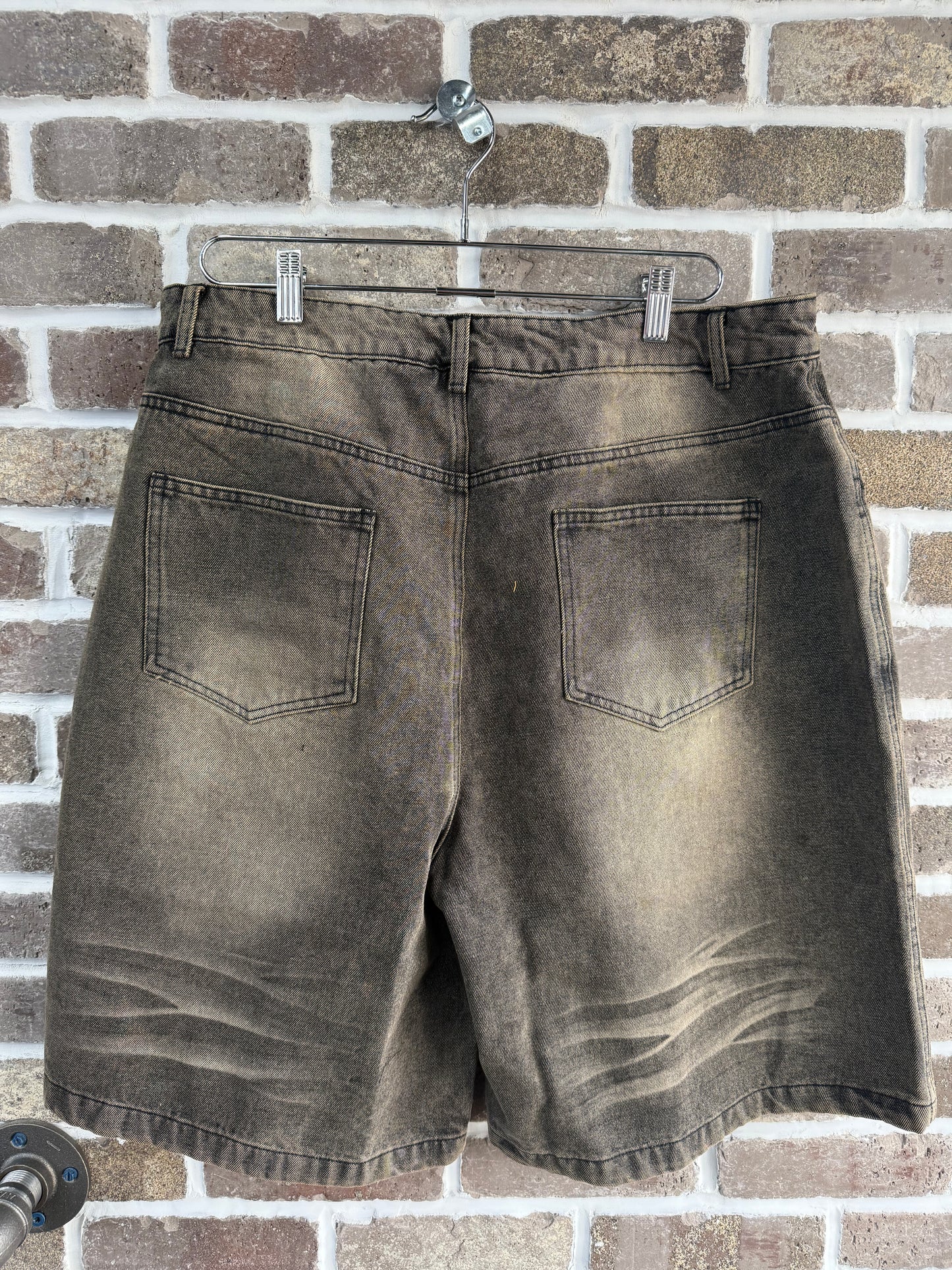 Vale Forever Black Skittle Jorts