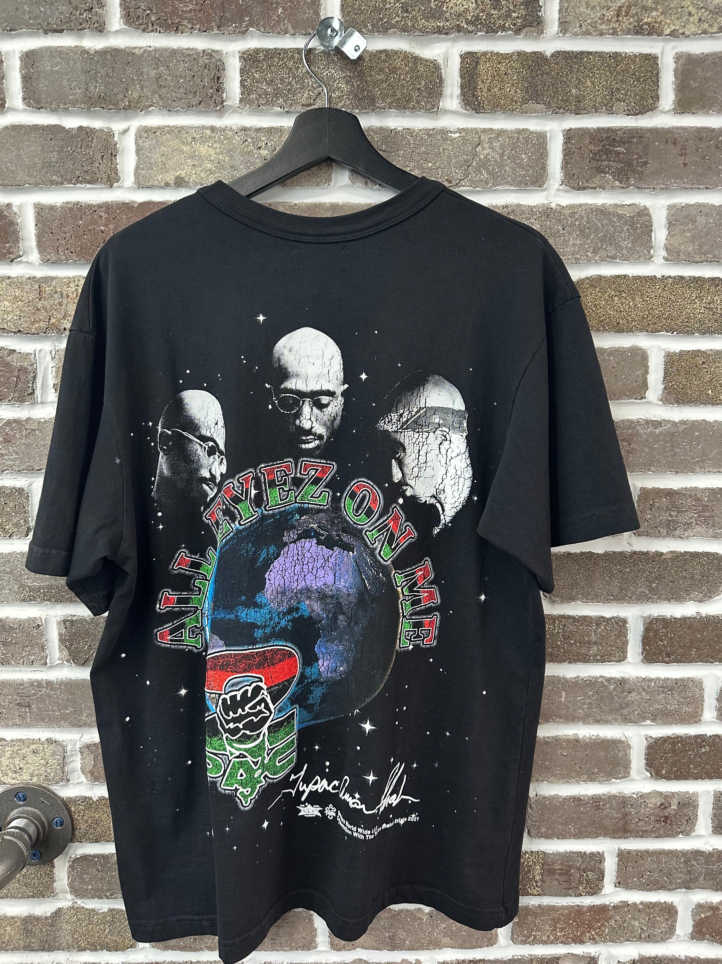 BarriersNY 2Pac All Eyez on Me Tee