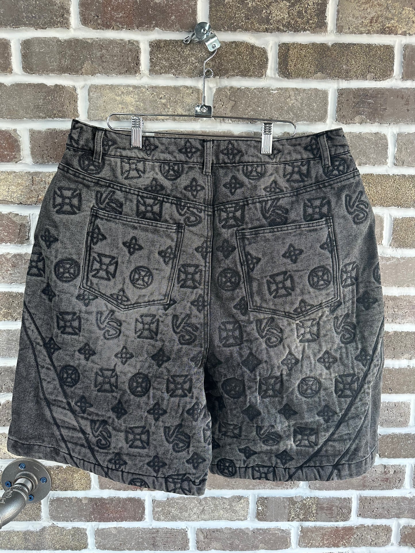Vale Forever Black Spade Jorts